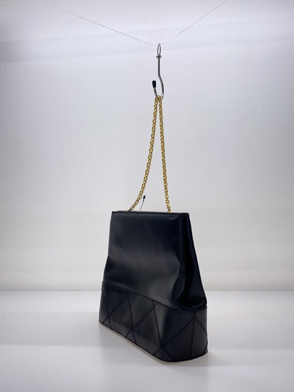 Salvatore Ferragamo Solid Leather Hobo Bag Black Gold Handbag Chain Black Gold